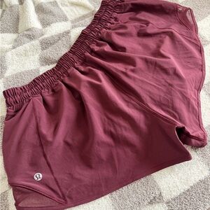 Lululemon 2.5” Hotty Hot Shorts